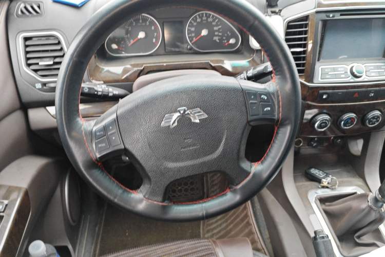 Used Kawei K150GT 2018 2.0T Gasoline Manual Two-Wheel Drive Flagship Version 4G63S4T Steering Wheel