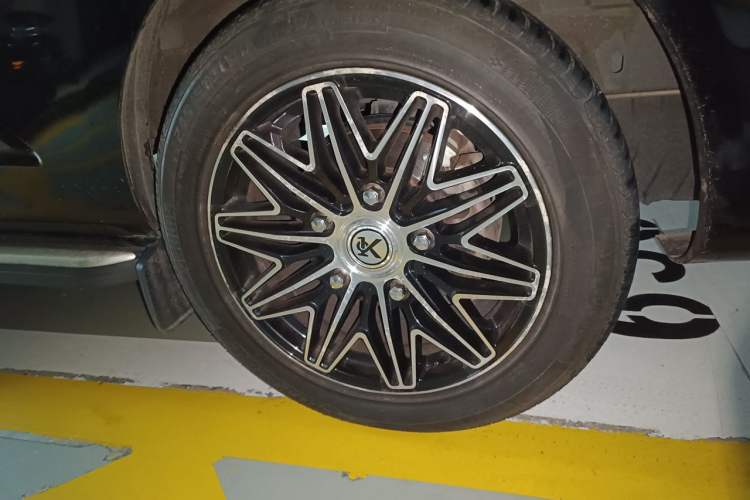 Used KEDE Diya 2022 2.0T Diya Yaoying Right Front Wheel Hub
