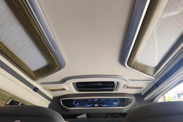 Used KEDE WALD  Headliner