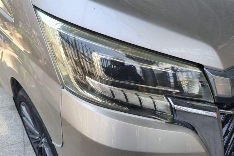 Used KEDE WALD  Right Front Headlight