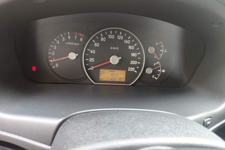 Used Kia 2007 2.0L 5-Seater Standard Edition Odometer Close Up
