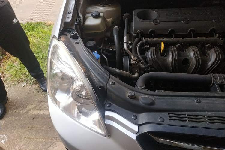 Used Kia 2007 2.0L 7-Seater Comfort Edition Engine Bay Right