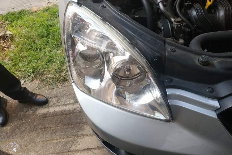 Used Kia 2007 2.0L 7-Seater Comfort Edition Right Front Headlight