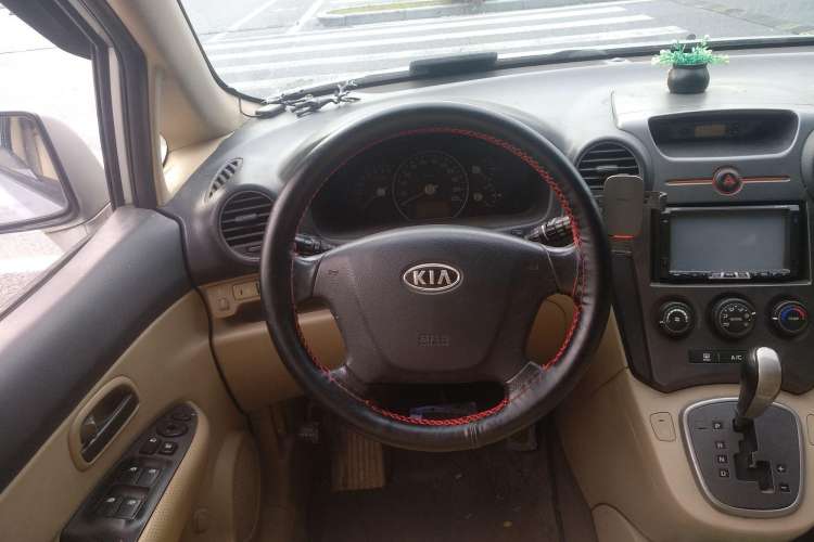 Used Kia 2007 2.0L 7-Seater Comfort Edition Steering Wheel