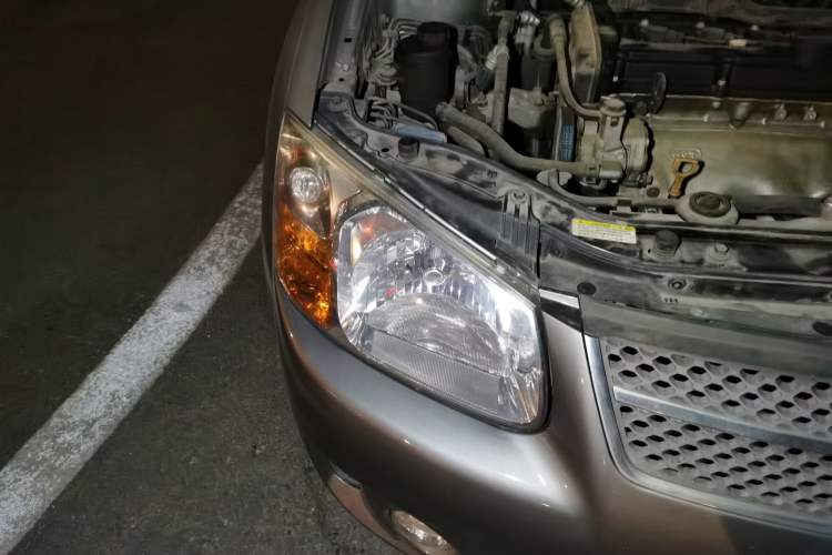 Used Kia 2008 European-style 1.6 AT GL Right Front Headlight