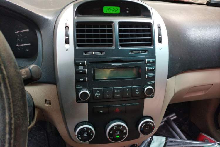 Used Kia 2008 European-style 1.6 MT GL Audio And AC Panel