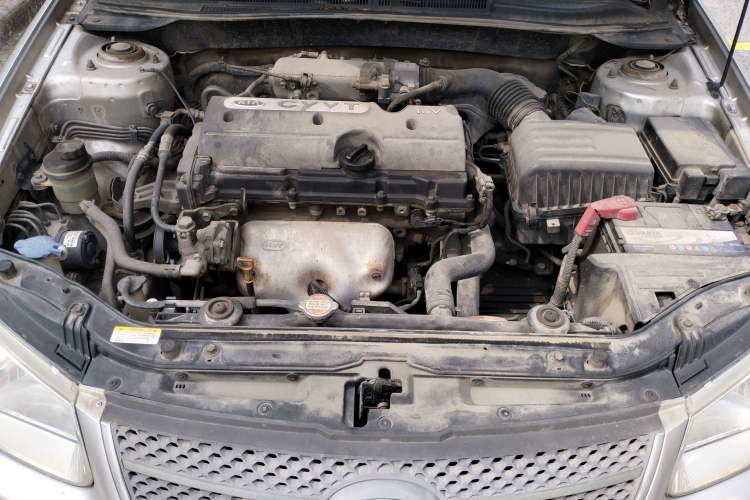 Used Kia 2008 European-style 1.6 MT GL Engine Bay