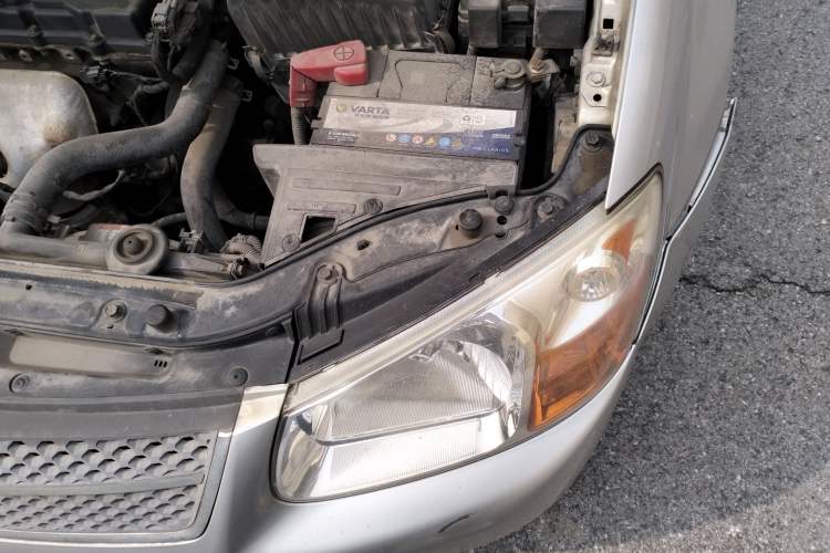 Used Kia 2008 European-style 1.6 MT GL Engine Bay Left