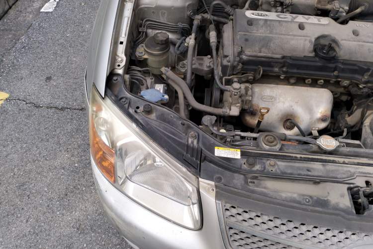 Used Kia 2008 European-style 1.6 MT GL Engine Bay Right