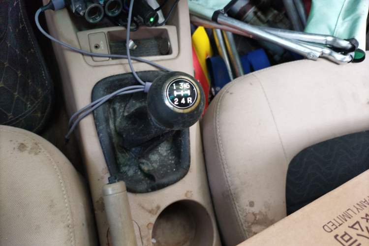 Used Kia 2008 European-style 1.6 MT GL Gear Lever