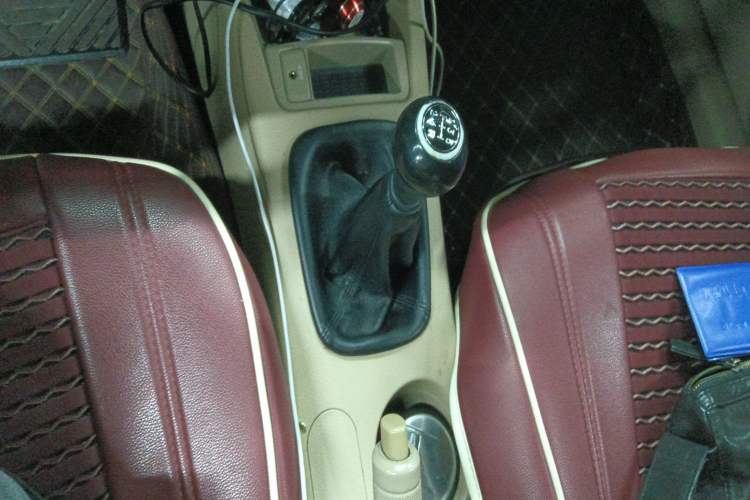 Used Kia 2008 European-style 1.6 MT GL Gear Lever