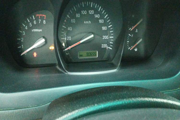 Used Kia 2008 European-style 1.6 MT GL Odometer Close Up