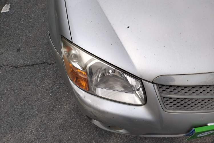Used Kia 2008 European-style 1.6 MT GL Right Front Headlight