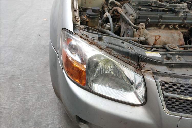 Used Kia 2008 European-style 1.6 MT GL Right Front Headlight
