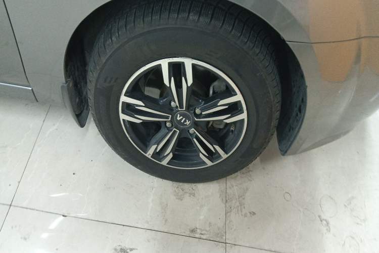 Used Kia 2008 European-style 1.6 MT GL Right Front Wheel Hub