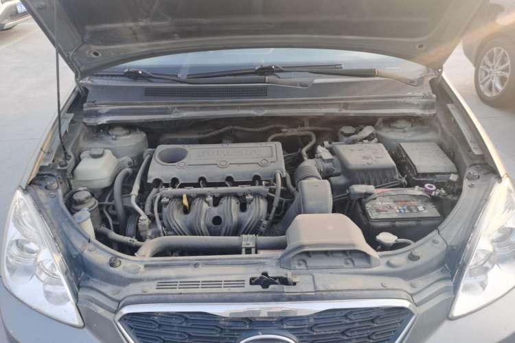 Used Kia 2011 2.0L 7-Seater Automatic Standard Edition Engine Bay