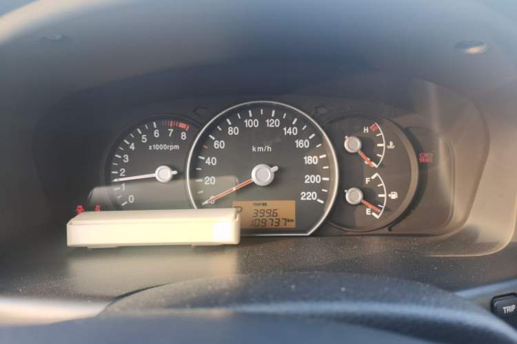 Used Kia 2011 2.0L 7-Seater Automatic Standard Edition Instrument Cluster