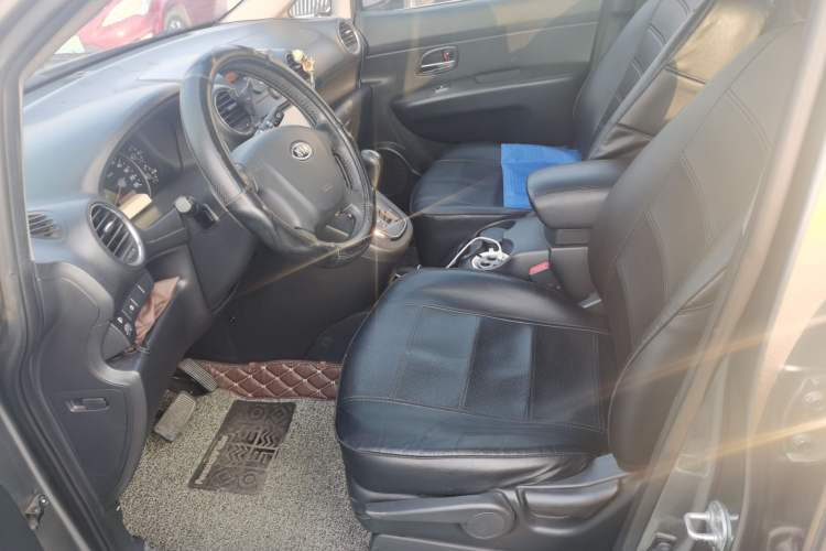 Used Kia 2011 2.0L 7-Seater Automatic Standard Edition Left Front Seat