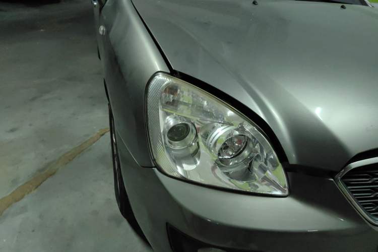 Used Kia 2011 2.0L 7-Seater Automatic Standard Edition Right Front Headlight