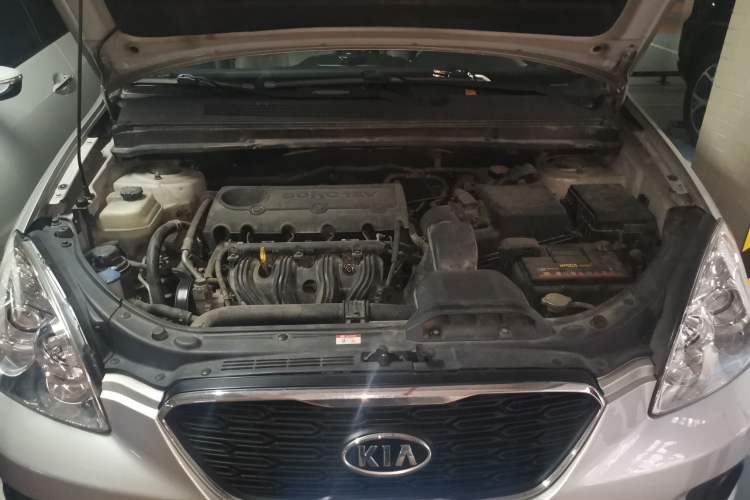 Used Kia 2011 2.0L 7-Seater Automatic Standard Edition Engine Bay