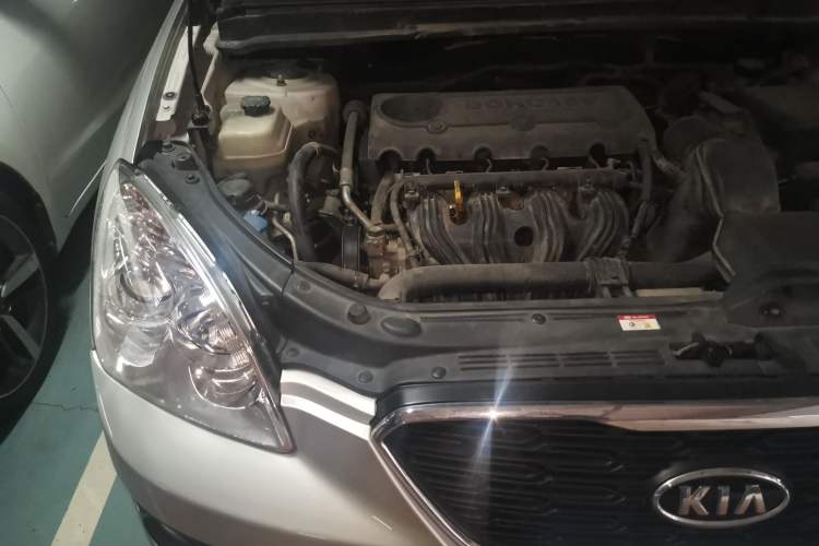 Used Kia 2011 2.0L 7-Seater Automatic Standard Edition Engine Bay Right