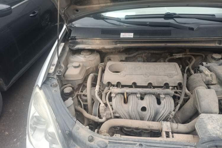 Used Kia 2011 2.0L 7-Seater Automatic Standard Edition Engine Bay Right