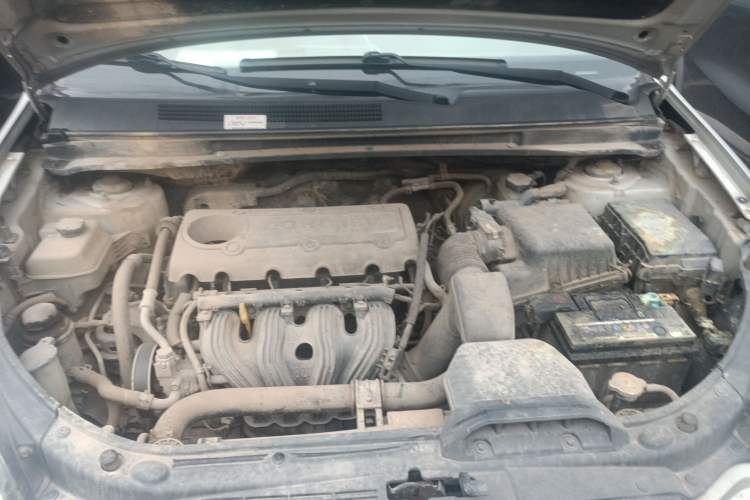 Used Kia 2011 2.0L 7-Seater Automatic Standard Edition Engine Bay
