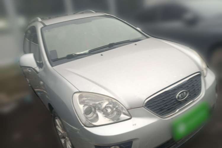Used Kia 2011 2.0L 7-Seater Automatic Standard Edition Front Right 45 Deg