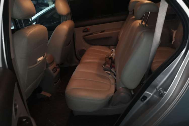 Used Kia 2011 2.0L 7-Seater Automatic Standard Edition Left Rear Seat