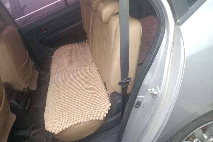 Used Kia 2011 2.0L 7-Seater Automatic Standard Edition Left Rear Seat