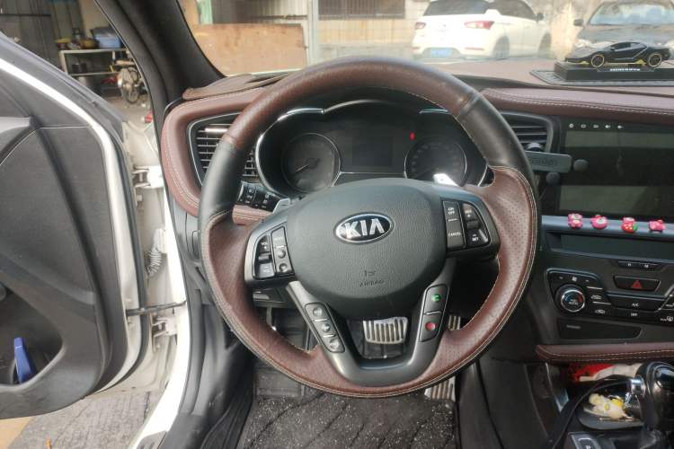 Used Kia 2012 2.0L Automatic DLX Steering Wheel