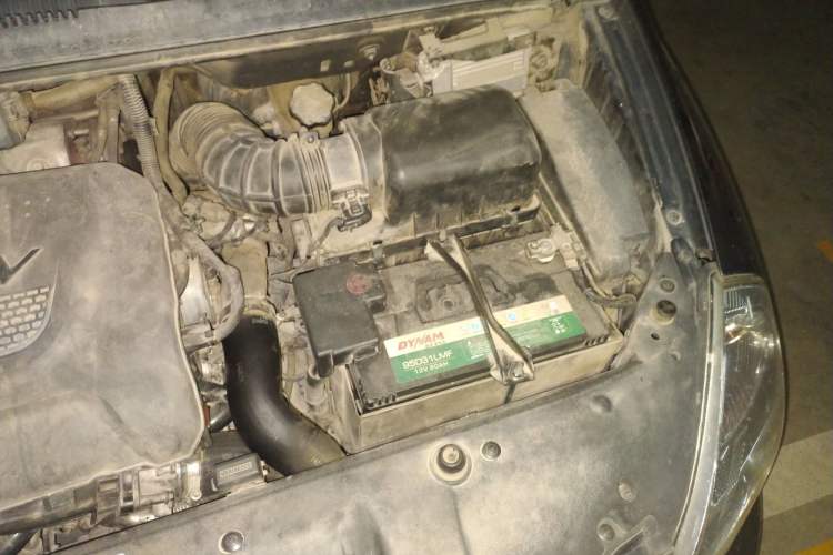 Used Kia 2013 2.2T VQ-R Luxury Edition Engine Bay Left