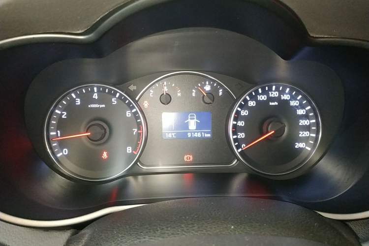 Used Kia 2013 2.0L 7-Seater Automatic Luxury Version China IV Standard Instrument Cluster