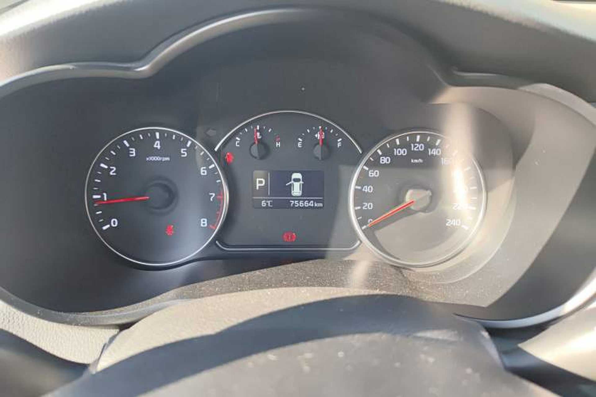 Used Kia 2013 2.0L 7-Seater Automatic Standard Version China IV Standard Instrument Cluster