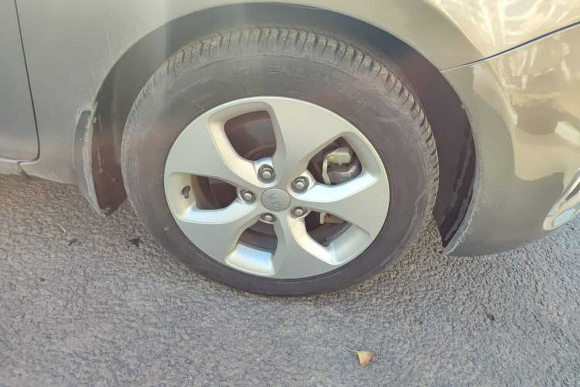 Used Kia 2013 2.0L 7-Seater Automatic Standard Version China IV Standard Right Front Wheel Hub