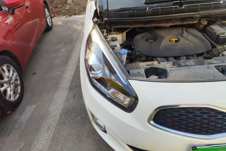 Used Kia 2013 2.0L 7-Seater Automatic Standard Version China IV Standard Right Front Headlight