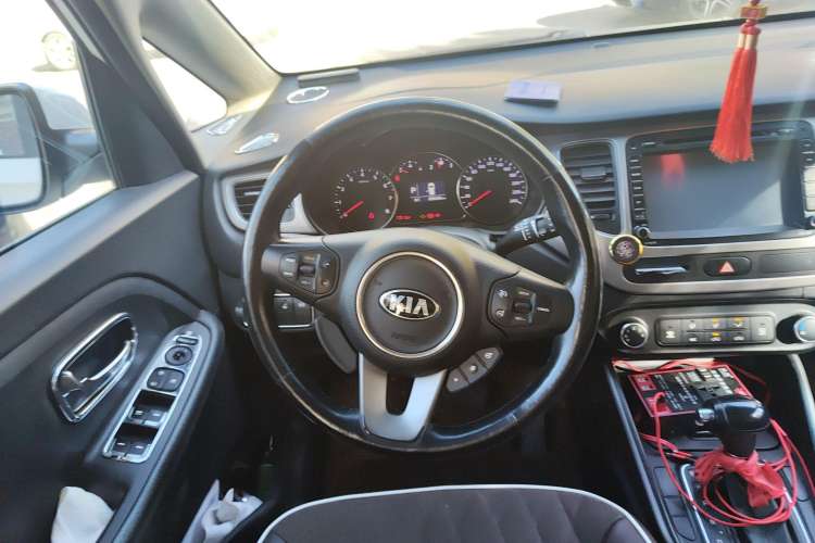 Used Kia 2013 2.0L 7-Seater Automatic Standard Version China IV Standard Steering Wheel