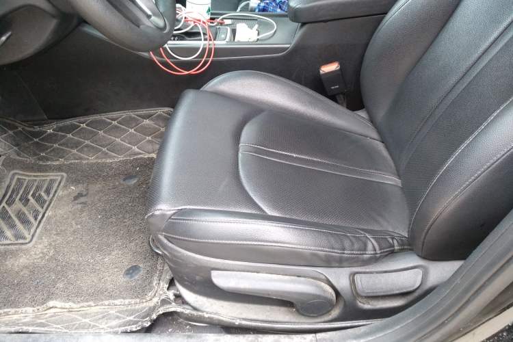 Used Kia 2016 2.0L Hybrid GLS Left Front Seat
