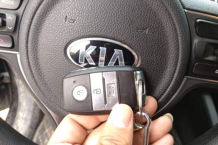 Used Kia 2016 2.0L Hybrid GLS Vehicle Key
