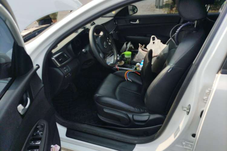 Used Kia 2016 2.0L Hybrid GLS Left Front Seat