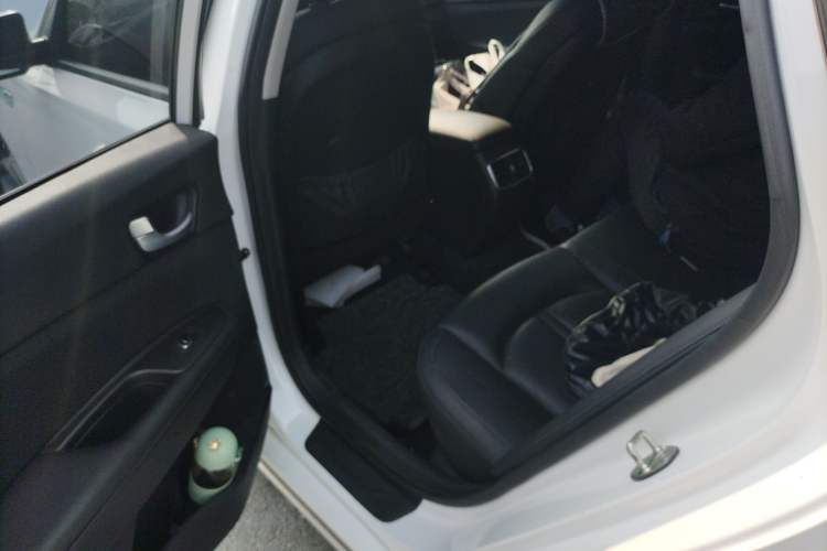 Used Kia 2016 2.0L Hybrid GLS Left Rear Seat