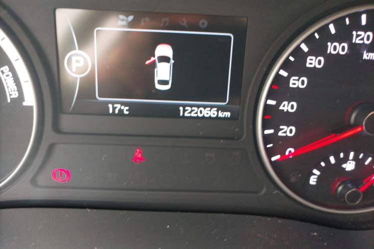 Used Kia 2016 2.0L Hybrid GLS Odometer Close Up