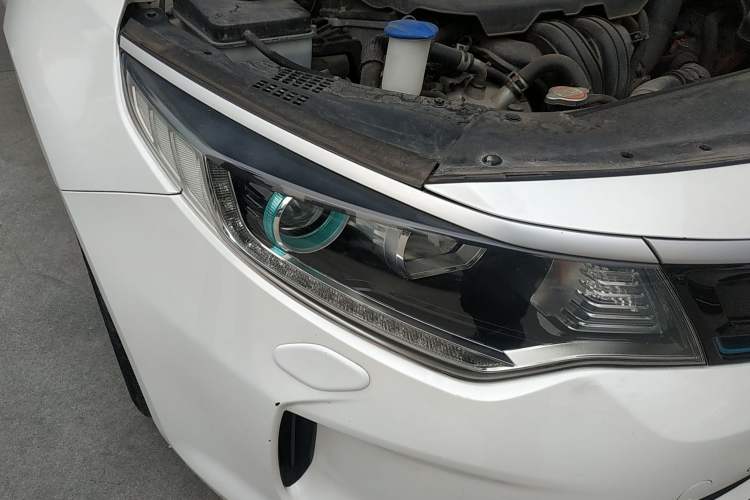 Used Kia 2016 2.0L Hybrid PRM Right Front Headlight