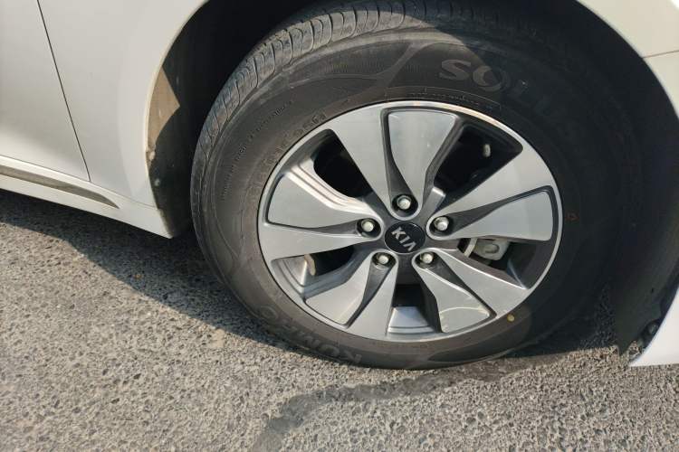 Used Kia 2016 2.0L Hybrid GLS Right Front Wheel Hub