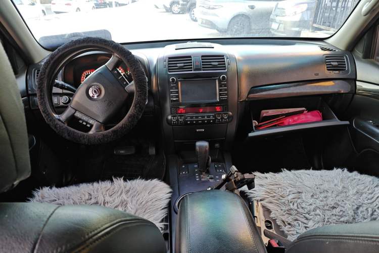 Used Kia Borrego 2008 3.8L Luxury Edition China IV Center Console