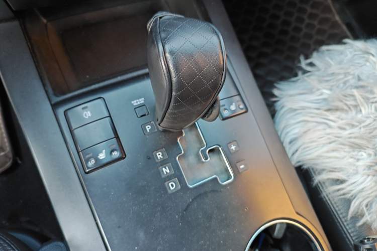 Used Kia Borrego 2008 3.8L Luxury Edition China IV Gear Lever