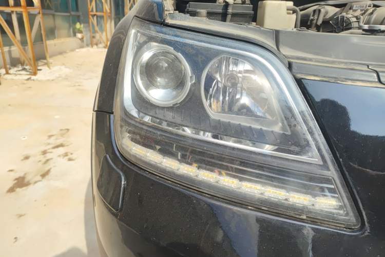 Used Kia Borrego 2008 3.8L Luxury Edition China IV Right Front Headlight