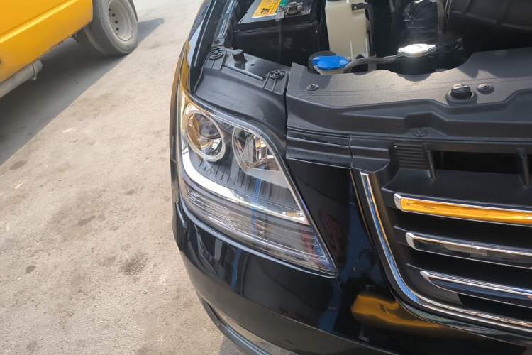 Used Kia Borrego 2008 3.8L Luxury Edition China IV Right Front Headlight