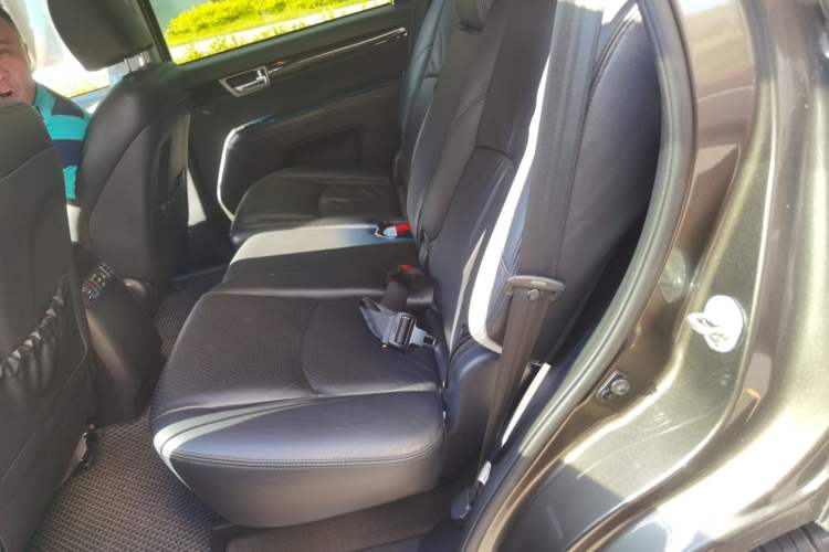 Used Kia Borrego 2008 3.8L Luxury Edition China IV Interior 4