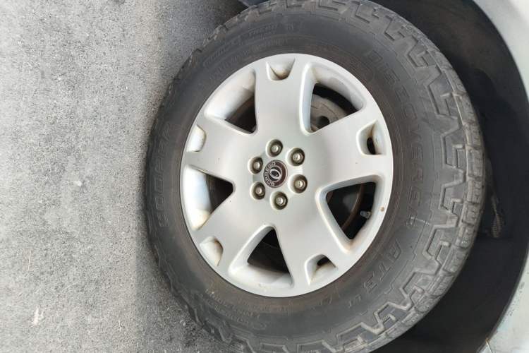 Used Kia Borrego 2008 3.8L Luxury Edition China IV Right Front Wheel Hub